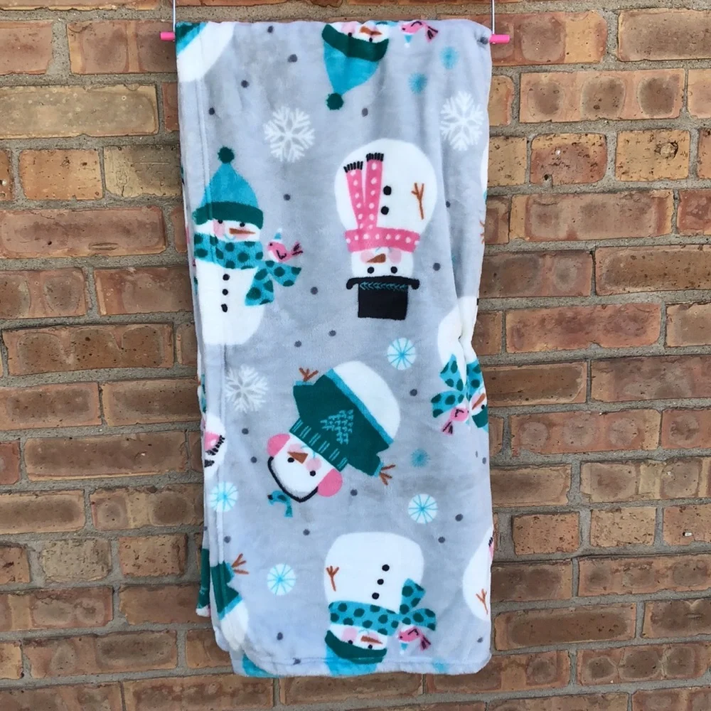 Luv Betsey by Betsey Johnson Snowman Throw Blanket